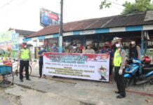 Hari Pertama Ops Patuh Telabang 2020, Satlantas Polres Barsel Bagikan 300 Masker Merah Putih