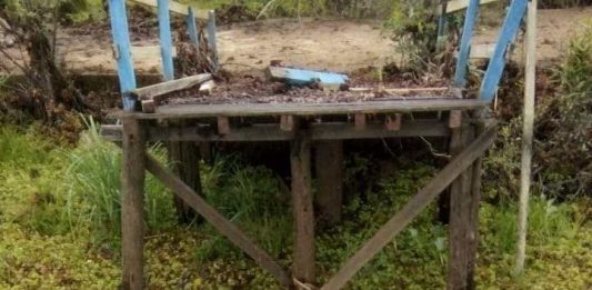 Jembatan Desa Kalanis, Di Duga Sengaja Di Rusak, Ini Penjelasnya …???