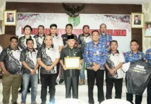 Pj. Bupati Barsel Terima Penghargaan