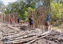 Warga Bantu Satgas TMMD Pasang Cerucuk