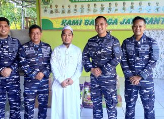 Danlanal Kumai Tebar Kasih Ke Santri Sunanul Huda