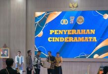Menggelikan “Gratifikasi” Di Pertontonkan Di Pisah Sambut